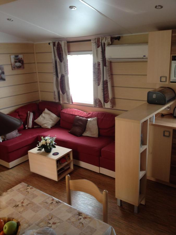 Magic Mobile Montourey, 3 Chambres, 2 Salles De Bain, Piscine Disponible Sur Place