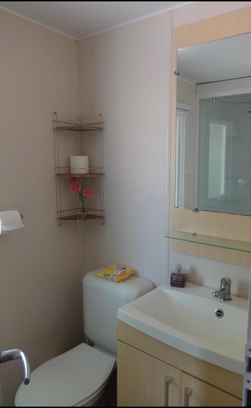 Parco vacanze Magic Mobile Montourey, 3 Chambres, 2 Salles De Bain, Piscine Disponible Sur Place Fréjus